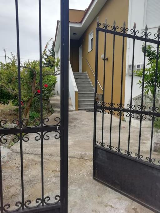 Willa Myrsini' S House Néa Péramos Zewnętrze zdjęcie