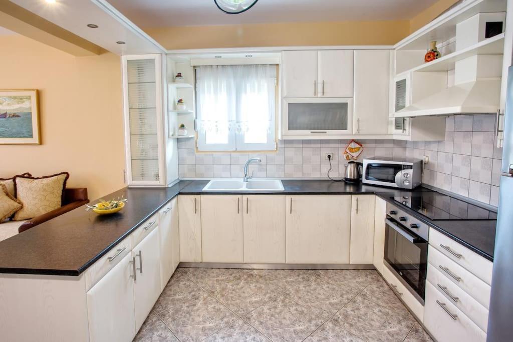Willa Myrsini' S House Néa Péramos Zewnętrze zdjęcie