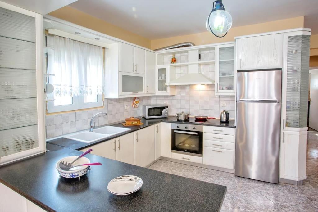 Willa Myrsini' S House Néa Péramos Zewnętrze zdjęcie